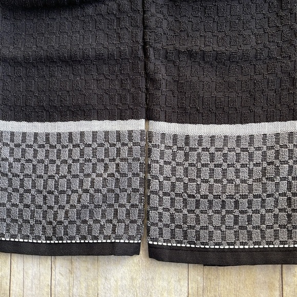 Crochet Top Black & Gray Hanging Towel Set of Two Single Thickness - Picture 4 of 5